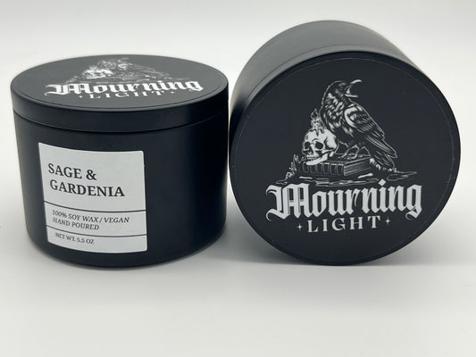 Black candle tin with Sage & Gardenia scent.